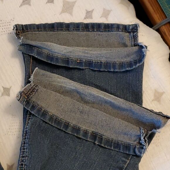 REIGN JEANS - Picture 2 of 9